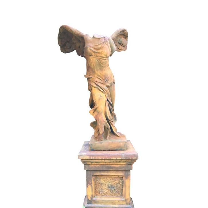Engel - Nikè - op sokkel - stenen beeld - 165 cm - oxide, Tuin en Terras, Tuinbeelden, Ophalen of Verzenden