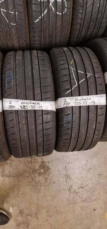 2x 225-35-19 Michelin Zomer 5.5mm €50 Per Band 225 35 19 beschikbaar voor biedingen