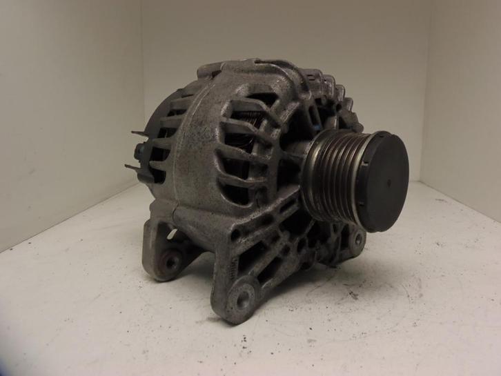 Dynamo 120A Renault Dacia Gebruikt, Auto-onderdelen, Motor en Toebehoren, Verzenden