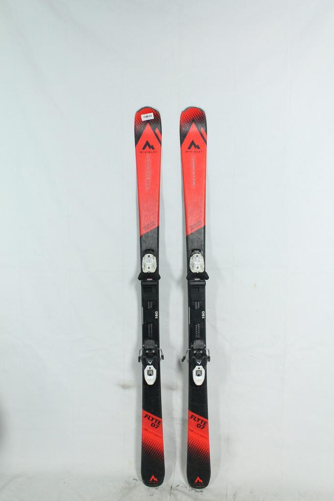 Refurbished - Ski - McKinley Flyte 07 - 160, Sport en Fitness, Skiën en Langlaufen, Skiën, 160 tot 180 cm, Gebruikt, Overige merken