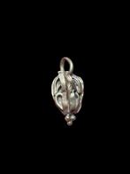 Oud-Romeins Geel goud, Grape Hanger