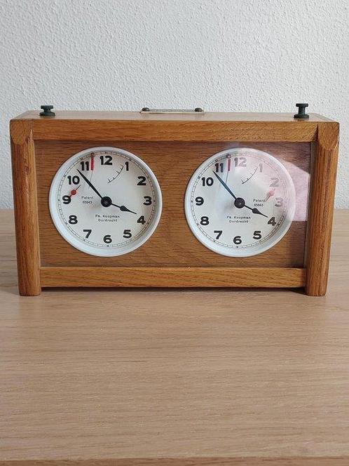 Vintage schaakklok H. Koopman - Schaakspel - Hout, Antiek en Kunst, Curiosa en Brocante