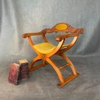 Stoel - Hout, modern herinterpretatie van de renaissance