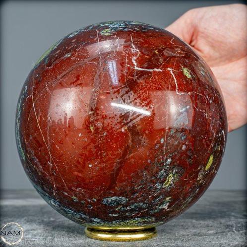 Zeldzame natuurlijke drakenbloedjaspis Gebied- 2572.23 g, Verzamelen, Mineralen en Fossielen