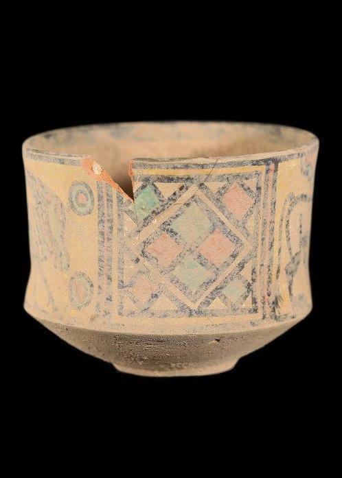 Indus Vallei Terracotta Voorwerp met polychromatische, Antiek en Kunst, Antiek | Overige Antiek