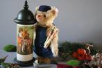 Teddybeer met reclame zuil, KaDeWe, Berlijn. - Teddybeer -