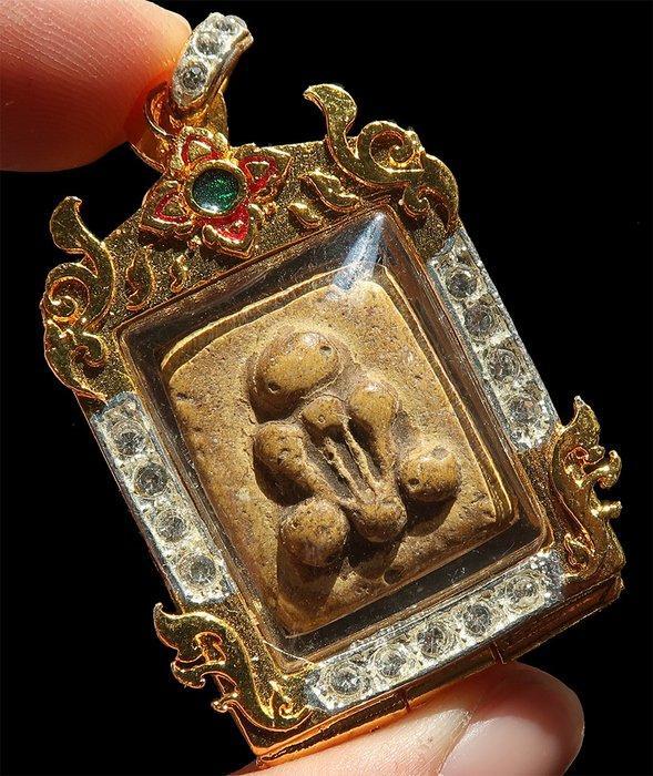 Amulet van de Boeddha Phra Pidta: Volledige bescherming &, Antiek en Kunst, Antiek | Boeken en Bijbels