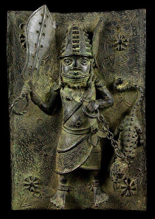 Bronzen plaat - In de stijl van Bini / Edu - Nigeria-Benin, Antiek en Kunst, Kunst | Niet-Westerse kunst