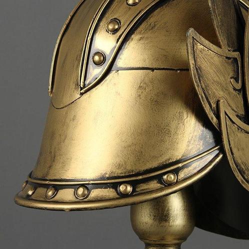 Figuur - Decorative replica medieval helmet with stand in, Antiek en Kunst, Curiosa en Brocante
