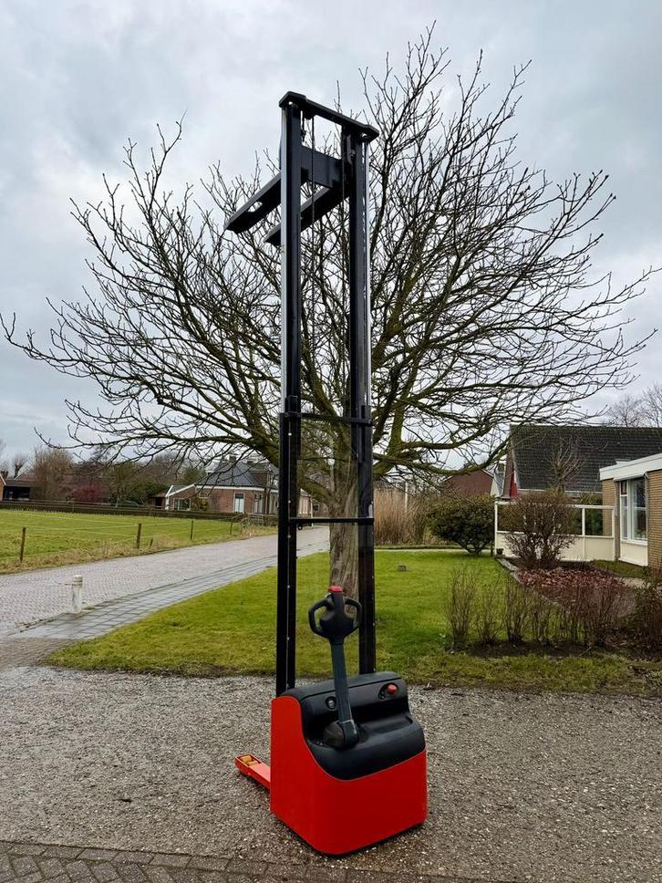 Nette Loc A12 stapelaar 1200 kg 4.43 meter hefhoogte, Zakelijke goederen, Machines en Bouw | Heftrucks en Intern transport, Stapelaar