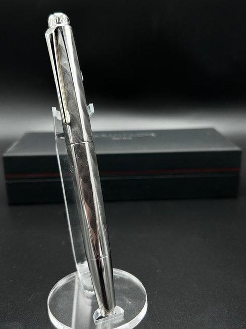 Caran dAche - RNX 316 Acero inoxidable en color plata. -, Verzamelen, Pennenverzamelingen