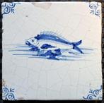 Tegel - Antieke Delftsblauwe tegel met vis. - 1650-1700, Antiek en Kunst