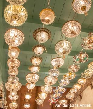 Oude antieke plafonnieres, plafondlampen, ook met kristal