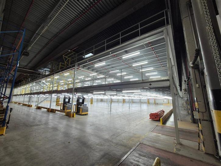 Gereserveerd! Dubbele Entresolvloer Tussenvloer 2500 m2, Zakelijke goederen, Kantoor en Winkelinrichting | Magazijn, Stelling en Opslag