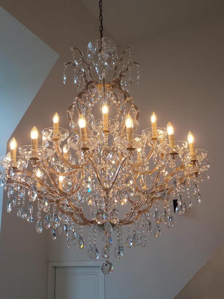 Op zoek naar een schitterende kroonluchter?, Huis en Inrichting, Lampen | Kroonluchters, Gebruikt, Glas, Overige materialen, Ophalen