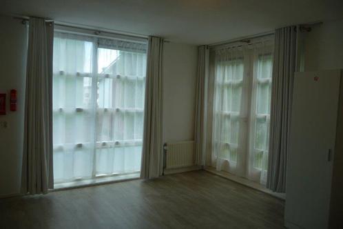Appartement te huur in Almere - 10 m² - 1 kamer(s), Huizen en Kamers, Huizen te huur, Flevoland, Appartement