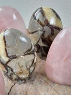Edelsteen sculpturen - Septarie (Drakensteen) & Rozenkwarts-, Verzamelen, Mineralen en Fossielen