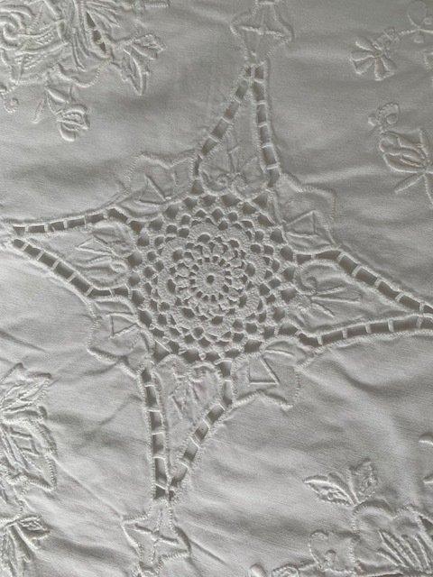 Tafelkleed - 272 cm - 173 cm - Frans opengewerkt tafelkleed, Antiek en Kunst, Curiosa en Brocante