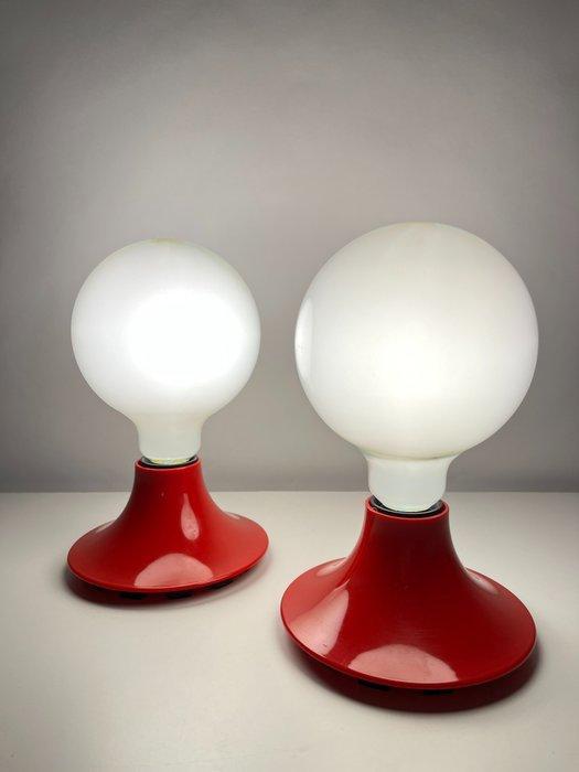 Artemide - Vico Magistretti - Lamp (2) - Teti - Metaal,, Antiek en Kunst, Antiek | Lampen