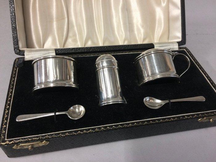 Kandelaar (3) - peper zout en mosterd garnituur in cassette, Antiek en Kunst, Antiek | Goud en Zilver
