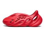 Adidas Yeezy Foam RNNR Vermillion - Maat 40.5 EU, Kleding | Heren, Schoenen, Ophalen of Verzenden, Nieuw, Yeezy