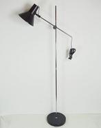 Staande lamp - Staal, Plastic, Verchroomd staal