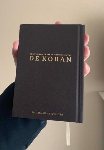 De interpretatie van de betekenissen van de Koran beschikbaar voor biedingen