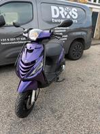 Piaggio Zip 2018 BROM 4t3v E4 TWEEDE EIGENAAR 8630km paars, Maximaal 45 km/u, Zip, Ophalen of Verzenden, Zo goed als nieuw