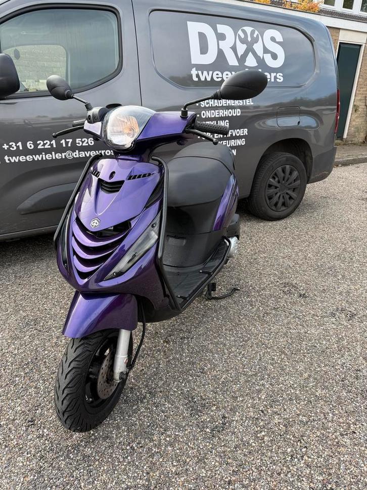 Piaggio Zip 2018 BROM 4t3v E4 TWEEDE EIGENAAR 8630km paars, Fietsen en Brommers, Scooters | Piaggio, Maximaal 45 km/u, Zip, Benzine