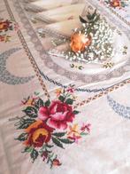 Tafelkleed - 240 cm - 158 cm - Linnen tafellaken kruissteek, Antiek en Kunst, Antiek | Kleden en Textiel