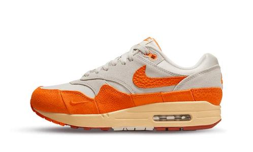 Nike Air Max 1 Magma Orange Patch Work (W) - maat 40.5, Kleding | Dames, Schoenen, Oranje, Nieuw, Sneakers of Gympen, Verzenden