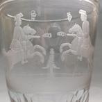 Drinkglas - pistoolgevecht - Glas - Boheems gegraveerd glas, Antiek en Kunst, Antiek | Glas en Kristal