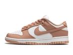 Nike Dunk Low Rose Whisper - Maat 38 EU, Kleding | Heren, Schoenen, Ophalen of Verzenden, Nieuw, Nike
