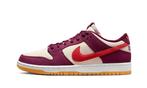 Nike SB Dunk Low Skate Like A Girl Bordeaux - maat 45.5, Kleding | Dames, Schoenen, Verzenden, ["Nike","Nike SB"], Nieuw, Sneakers of Gympen