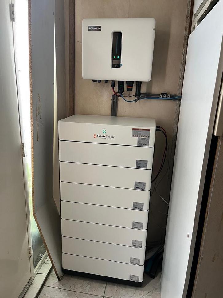 30 kWh Sunnix thuisbatterij met 10kW omvormer en installatie, Doe-het-zelf en Verbouw, Zonnepanelen en Toebehoren, 200 wattpiek of meer