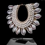NO RESERVE PRICE - SN1 - Decorative Shell Necklace on a