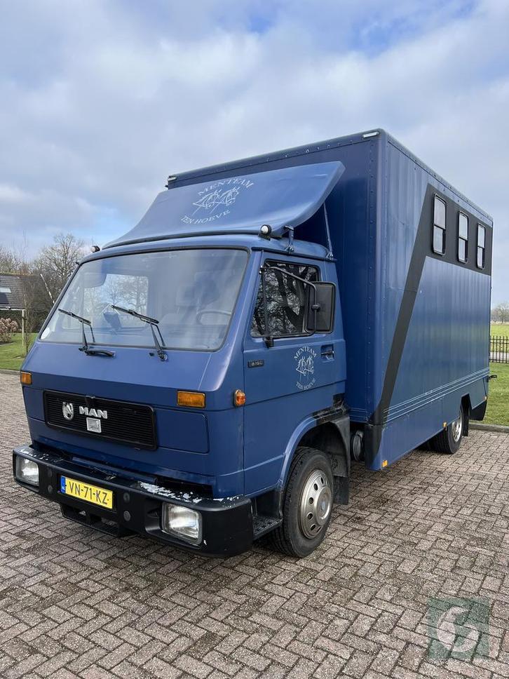 Degelijke MAN-VW paardenvrachtwagen!, Dieren en Toebehoren, Paarden en Pony's | Trailers en Aanhangwagens, Zo goed als nieuw, Ophalen