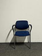 Piqueras Y Crespo - Vergaderstoel - Blauw gestoffeerd - chro, Vergader- of Presentatieruimte, Ophalen of Verzenden, Gebruikt, Stoel