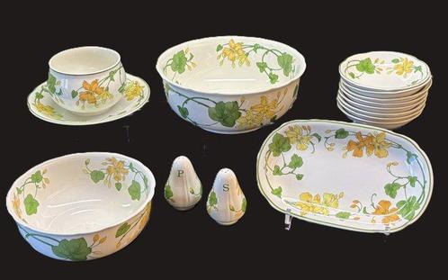 Villeroy & Boch - Tafelservies (14) - Geranium Malva -, Antiek en Kunst, Antiek | Meubels | Tafels