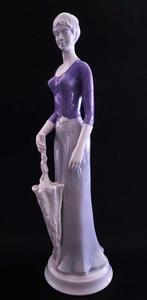 Hollohaza - Beeldje, Hollohaza Lady with umbrella - 42 cm -