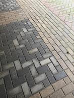 Gebruikte betonklinkers grijs zwart en heide Nette partij, Zo goed als nieuw, Beton, 10 m² of meer, Klinkers