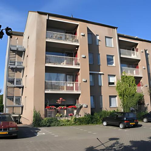 Appartement met Balkon en 2 Slaapkamers, Huizen en Kamers, Huizen te huur, Direct bij eigenaar, Appartement