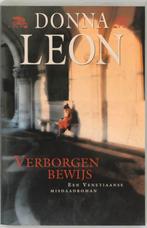 Verborgen bewijs / Een Venetiaanse misdaadroman Donna Leon, Boeken, Thrillers, Verzenden, Gelezen, Donna Leon