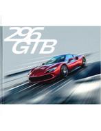 2022 FERRARI 296 GTB HARDCOVER BROCHURE ENGELS, Boeken, Auto's | Folders en Tijdschriften, Nieuw, Ferrari, Author