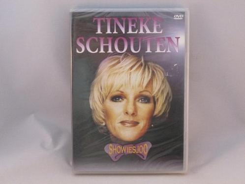 Tineke Schouten - Showiesjoo (DVD) Nieuw, Cd's en Dvd's, Dvd's | Cabaret en Sketches, Verzenden