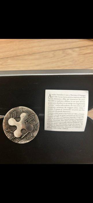 Arnaldo Pomodoro (1926) - sculptuur, Medaglia giunta, Antiek en Kunst, Antiek | Overige Antiek