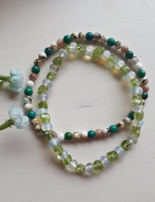 Dubbele armband van Prehniet en opaal, Howliet en Malachiet, Sieraden, Tassen en Uiterlijk, Armbanden