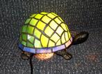 Fraaie Tiffany lamp stijl kleur Groen in de vorm van een, Antiek en Kunst