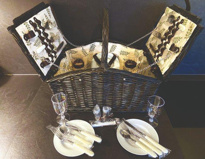 Mand - Luxe picknickmand met inhoud voor vier personen, Antiek en Kunst, Curiosa en Brocante