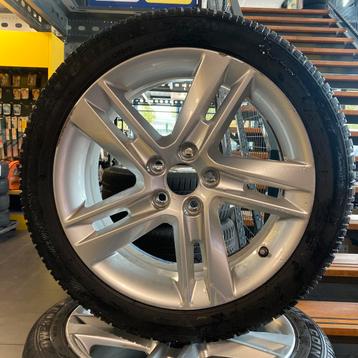 Volvo V40 | 17 inch winterset velgen + banden | 0925-30 beschikbaar voor biedingen